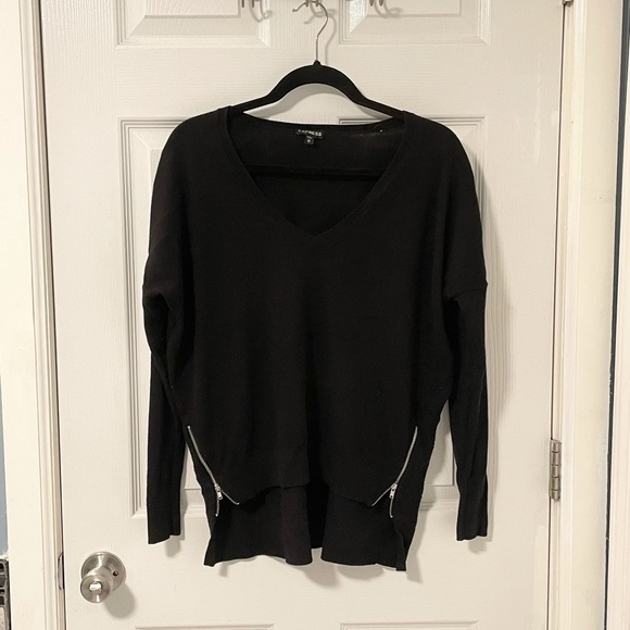 ⭐️ 2 for 1 - Express v-neck high-low sweaters - Picture 7 of 7